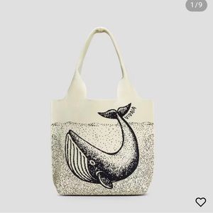 NWT. Vivaia whale tote bag.
